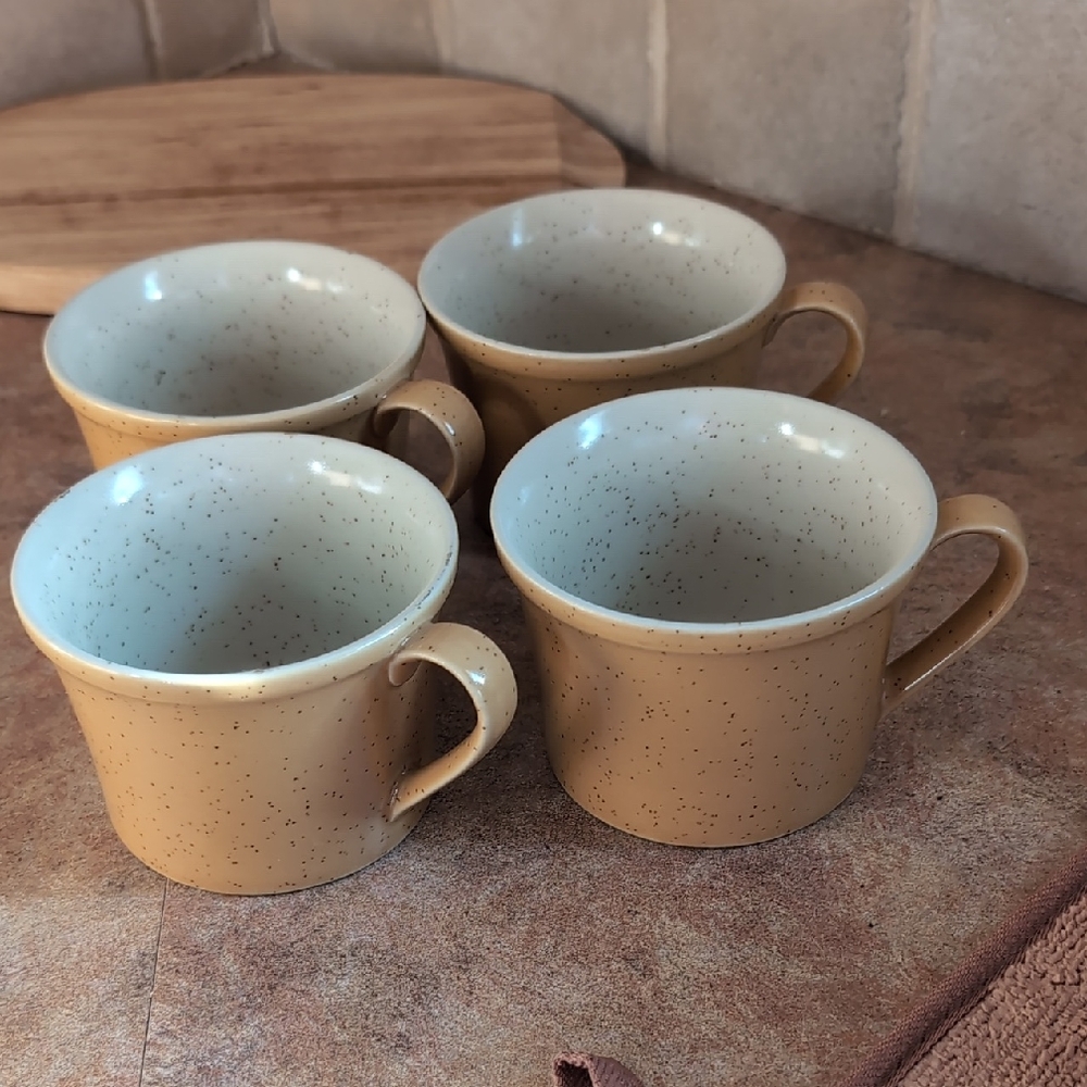 Speckled Tan Ceramic Mug Set